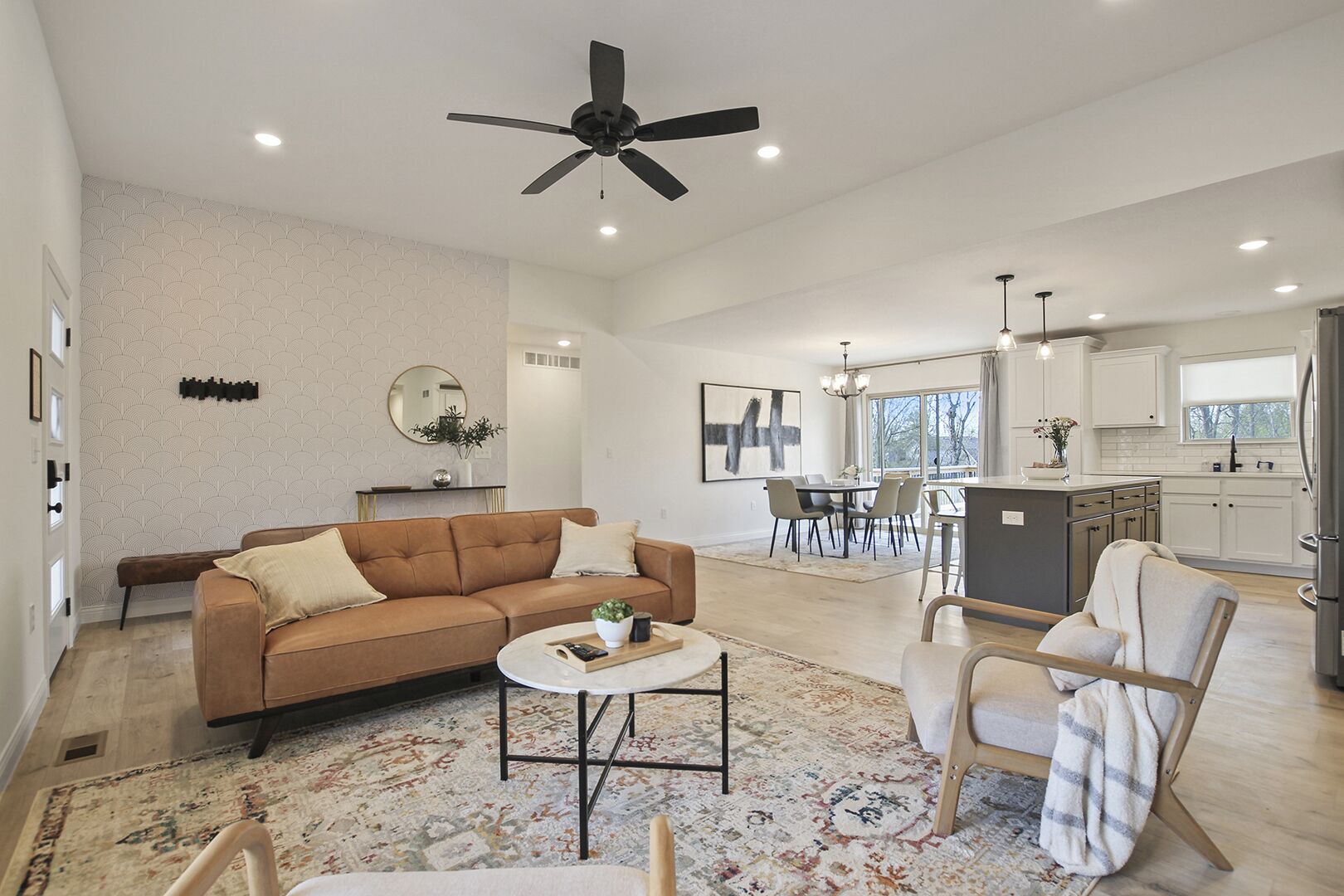 Large Modern Home By Lake 