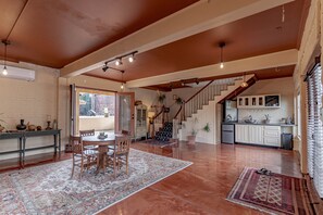 Interior - oasis 522! (Shelbyville)