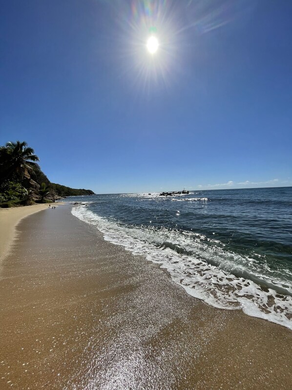 Beach nearby - Villa BosqueMar @ El Cocal Beach. Couples Paradise (Yabucoa)