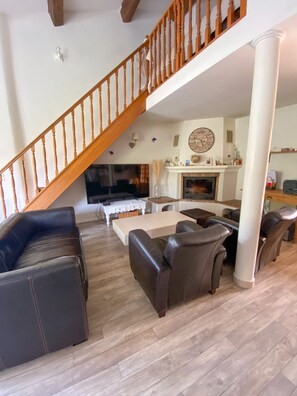 Living area - Appartement 3/4 Pièces aux Issambres Avec Piscines, 10 min à Pieds de la Mer (Roquebrune-sur-Argens)