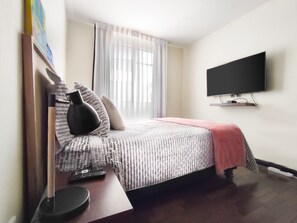 2 bedrooms, iron/ironing board, free WiFi, bed sheets - Traditional Apartment in Artsy Barranco! (Barranco)
