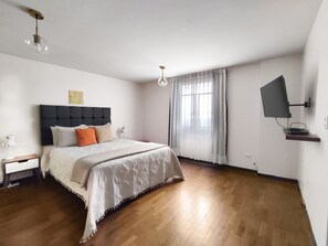 2 habitaciones, tabla de planchar con plancha y wifi gratis 