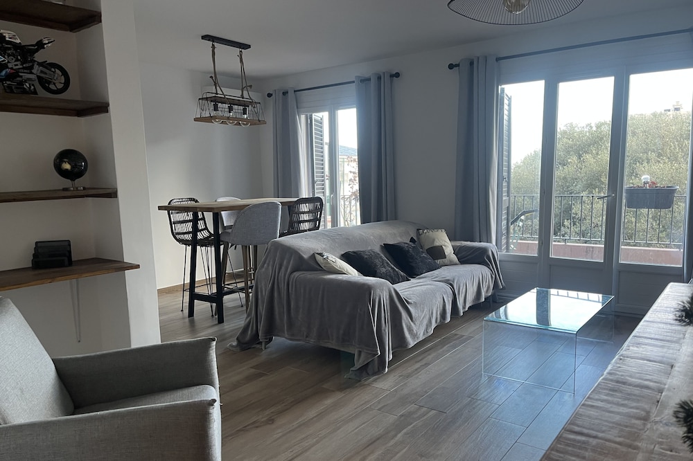T2 apartment Bastia center