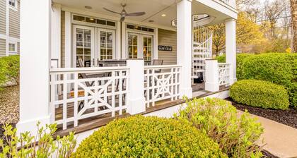 Rooftop Balcony, Lakefront, Pool Access, Walk to downtown