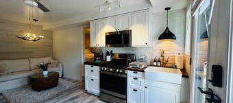 Hot Tub Haven w/ Fire Table, Brand-New Remodel, Fenced Yard, Great Location