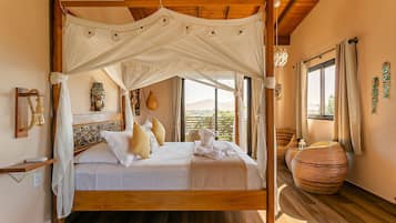 Suíte Ganesh com Banheira de Imersão Interna | 1 bedroom, premium bedding, individually decorated