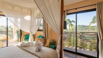 Suíte Buddha com Ofurô de Imersão na Varanda | 1 bedroom, premium bedding, individually decorated