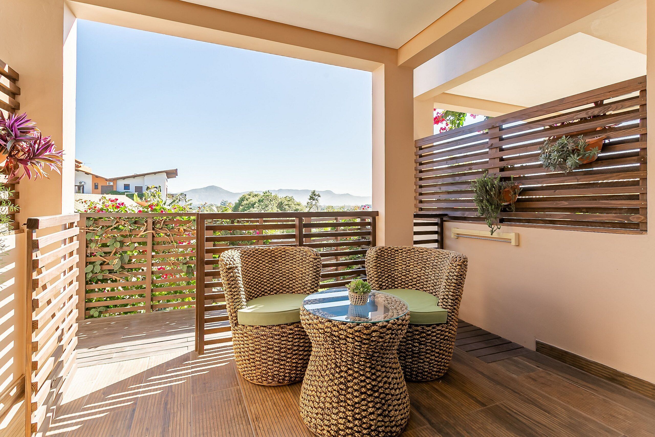 Suíte Krishna com Varanda e Vista para as Montanhas | Lanai