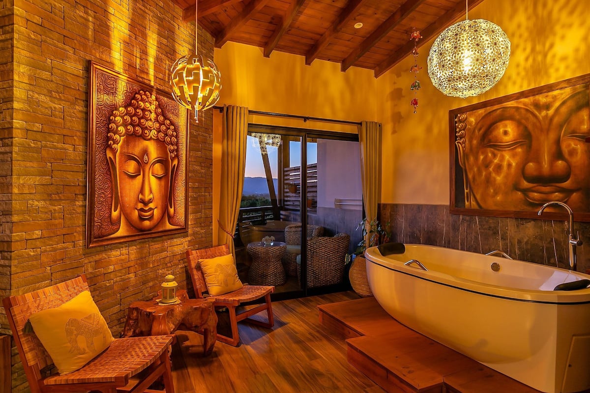 SuĂte Shiva com Banheira de ImersĂŁo Interna | Deep soaking bathtub