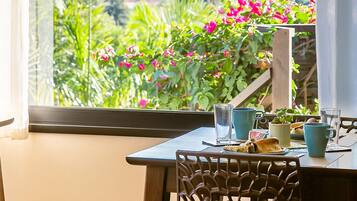 Free daily full breakfast