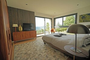 3 bedrooms, desk, travel crib, free WiFi - Magnificent Takapuna Loft with lake and mountain views (Saint-Eustache)