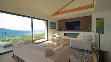 TV connectée, livres, chaßne hi-fi, écrans d'ordinateur