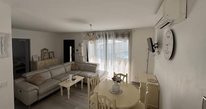 Charmante Maison avec Piscine