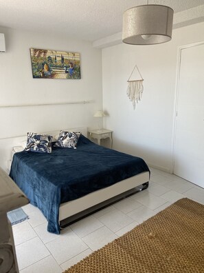 3 chambres, fer et planche à repasser, Wi-Fi gratuit, draps fournis