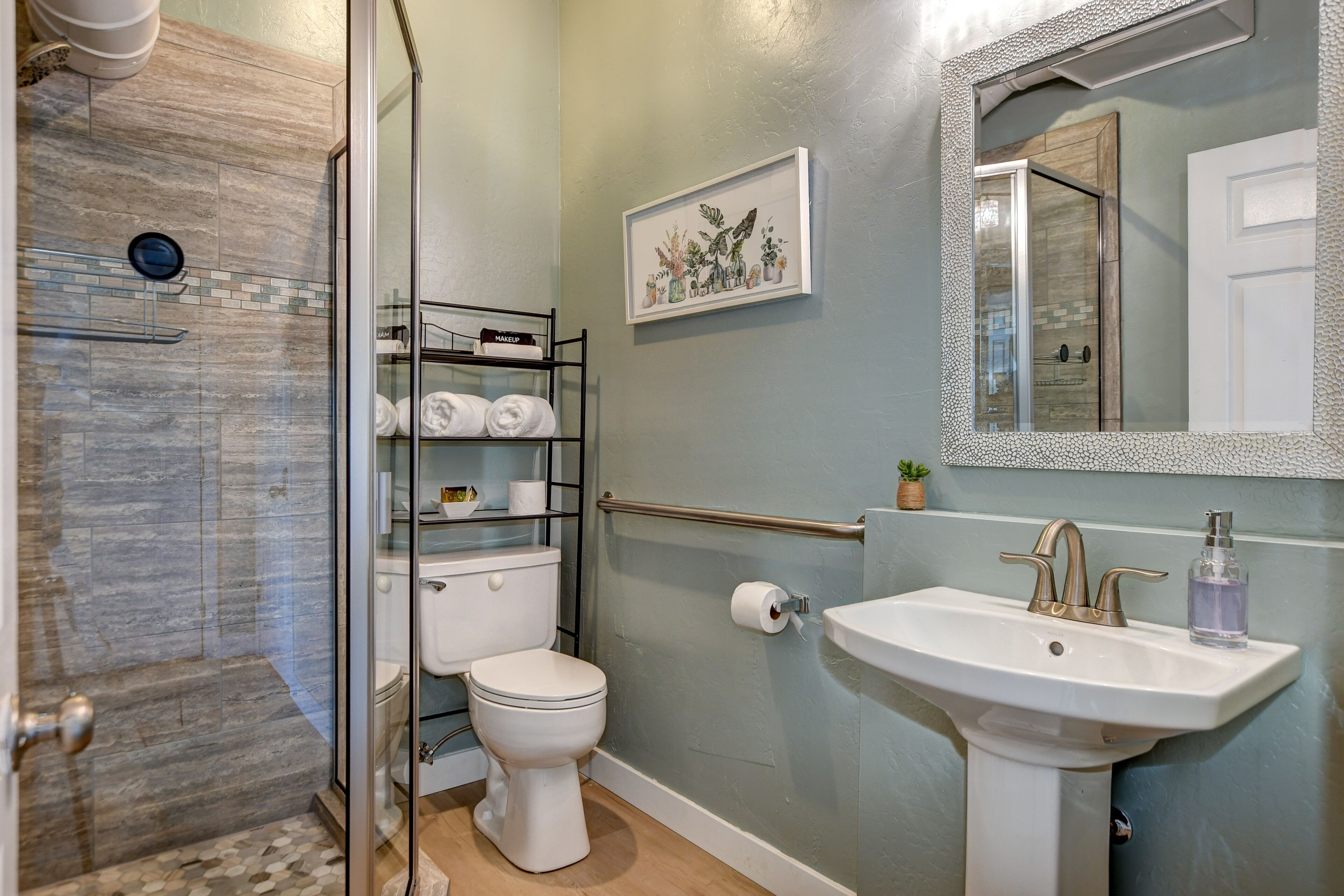 The Botanical Suite at the Gurley Street Inn