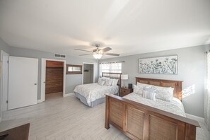 4 bedrooms, desk, iron/ironing board, free WiFi