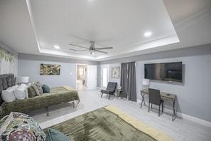 4 bedrooms, desk, iron/ironing board, free WiFi