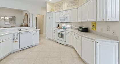 Caddy Shack 1, The Villages, near Sumter Landing 3 BD / 2 BA with golf cart