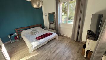 2 chambres, fer et planche à repasser, Wi-Fi gratuit, draps fournis