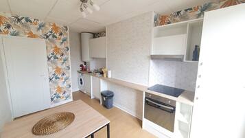 Réfrigérateur, four, plaque de cuisson, lave-vaisselle