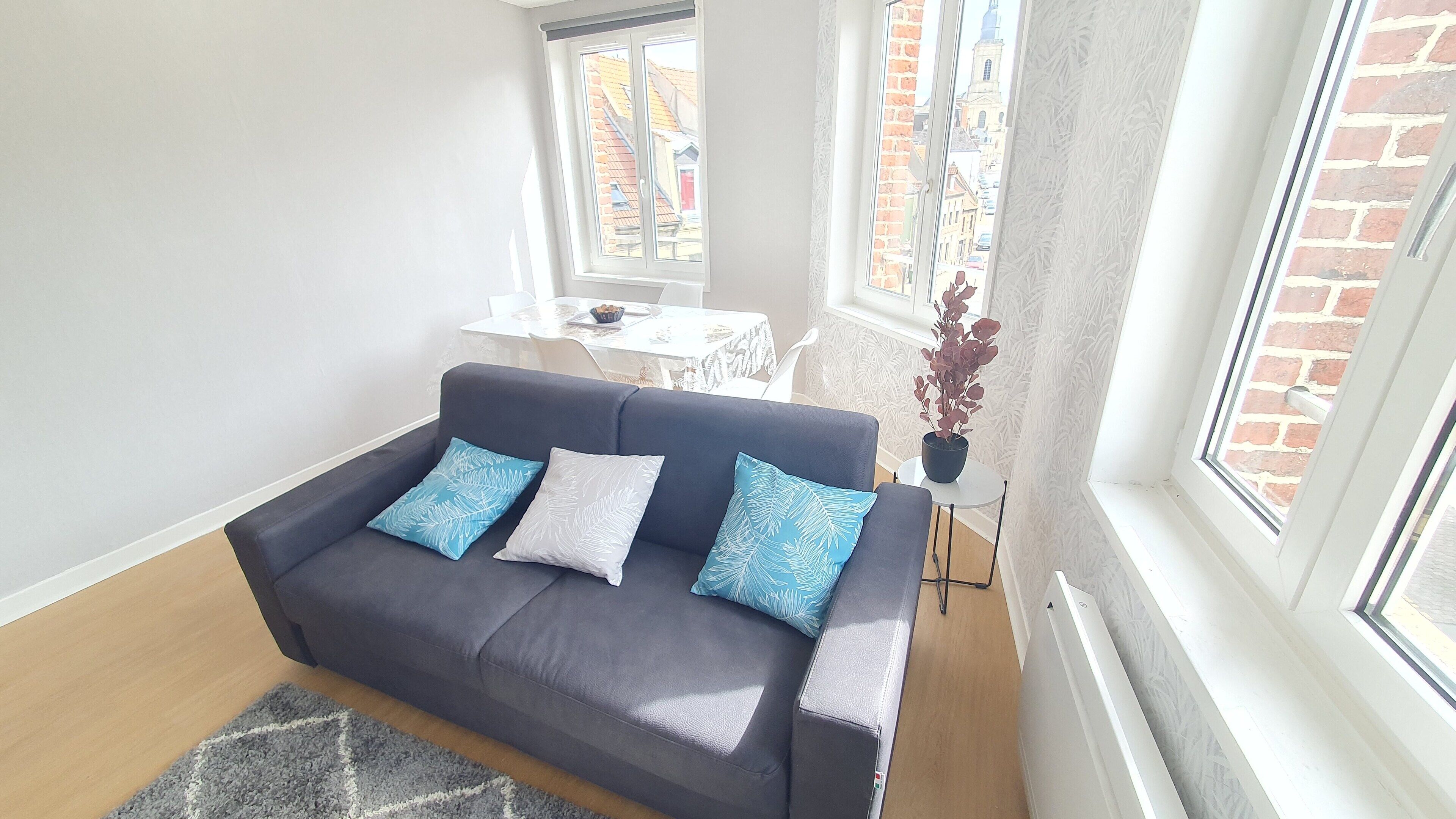 Cantimpré6 Trois Pièces Centre Très Lumineux