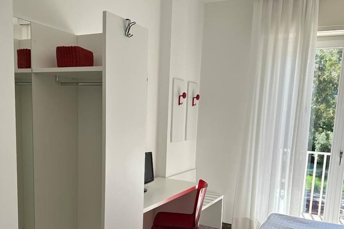 In-room safe, blackout curtains, travel cot, free WiFi