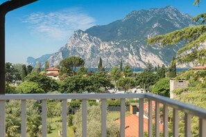 In-room safe, blackout curtains, travel cot, free WiFi