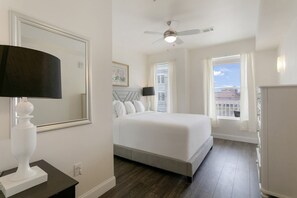 4 bedrooms, iron/ironing board, bed sheets - Charming 4-Bedroom Condo near St. Charles Avenue (New Orleans)