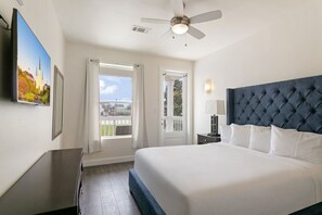 4 bedrooms, iron/ironing board, bed sheets