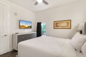 4 bedrooms, iron/ironing board, bed sheets