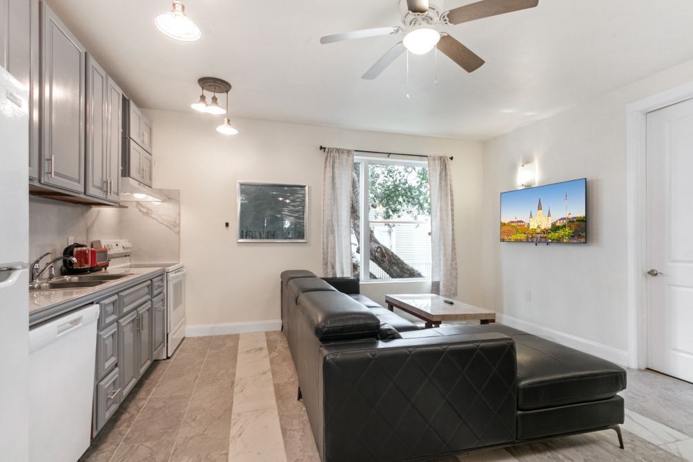 Modern 4-Bedroom Urban Oasis Near French Quarter