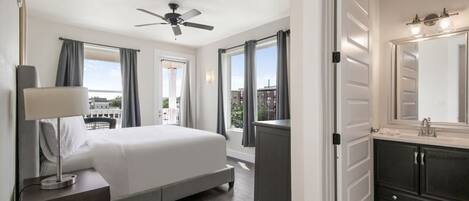 4 室のベッドルーム、アイロン / アイロン台、ベッドシーツ