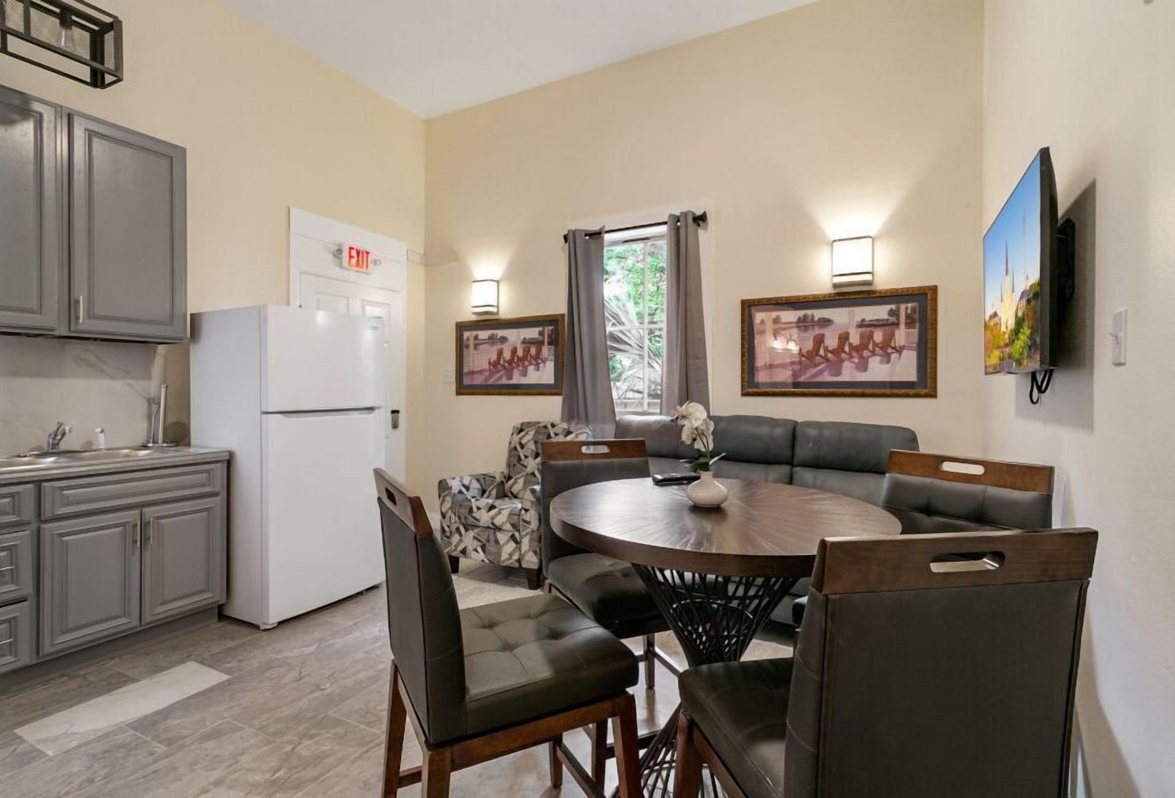 Stylish and Spacious Urban Retreat in NOLA