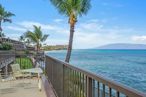 Ground floor, oceanview, walkable neighborhood