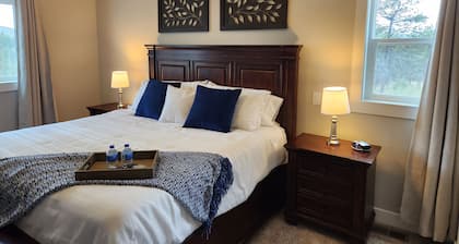 Beautiful retreat 2 miles from downtown Woodland Park - Sleeps 4