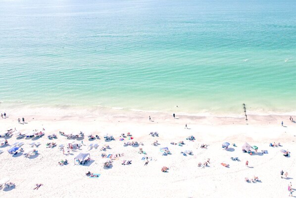 In Strandnähe, Liegestühle, Strandtücher