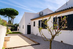 Exterior - Villa Margot, stunning pool, beach 500 m (Agde)