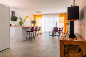 Dining - Villa Juxta Maré, Beach 500 m Away (Sérignan)