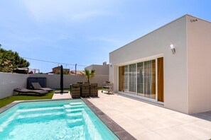 Pool - Villa Juxta Maré, Beach 500 m Away (Sérignan)