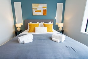 2 bedrooms, iron/ironing board, free WiFi, bed sheets