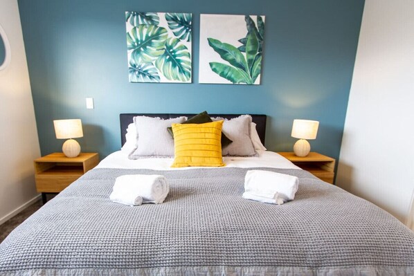 2 bedrooms, iron/ironing board, free WiFi, bed sheets