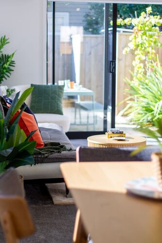 Gateway to Hagley Park - 2 Bed w/Carpark