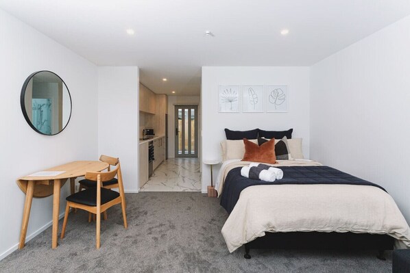 1 chambre, fer et planche à repasser, accès au Wi-Fi (inclus)