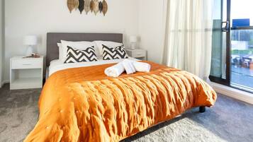 3 bedrooms, desk, iron/ironing board, free WiFi