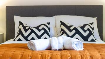 3 bedrooms, desk, iron/ironing board, free WiFi