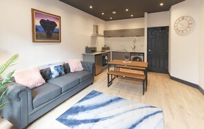 Living area - Luxury 2 bedroom flat in the heart of Blackpool close to the promenade (Blackpool)