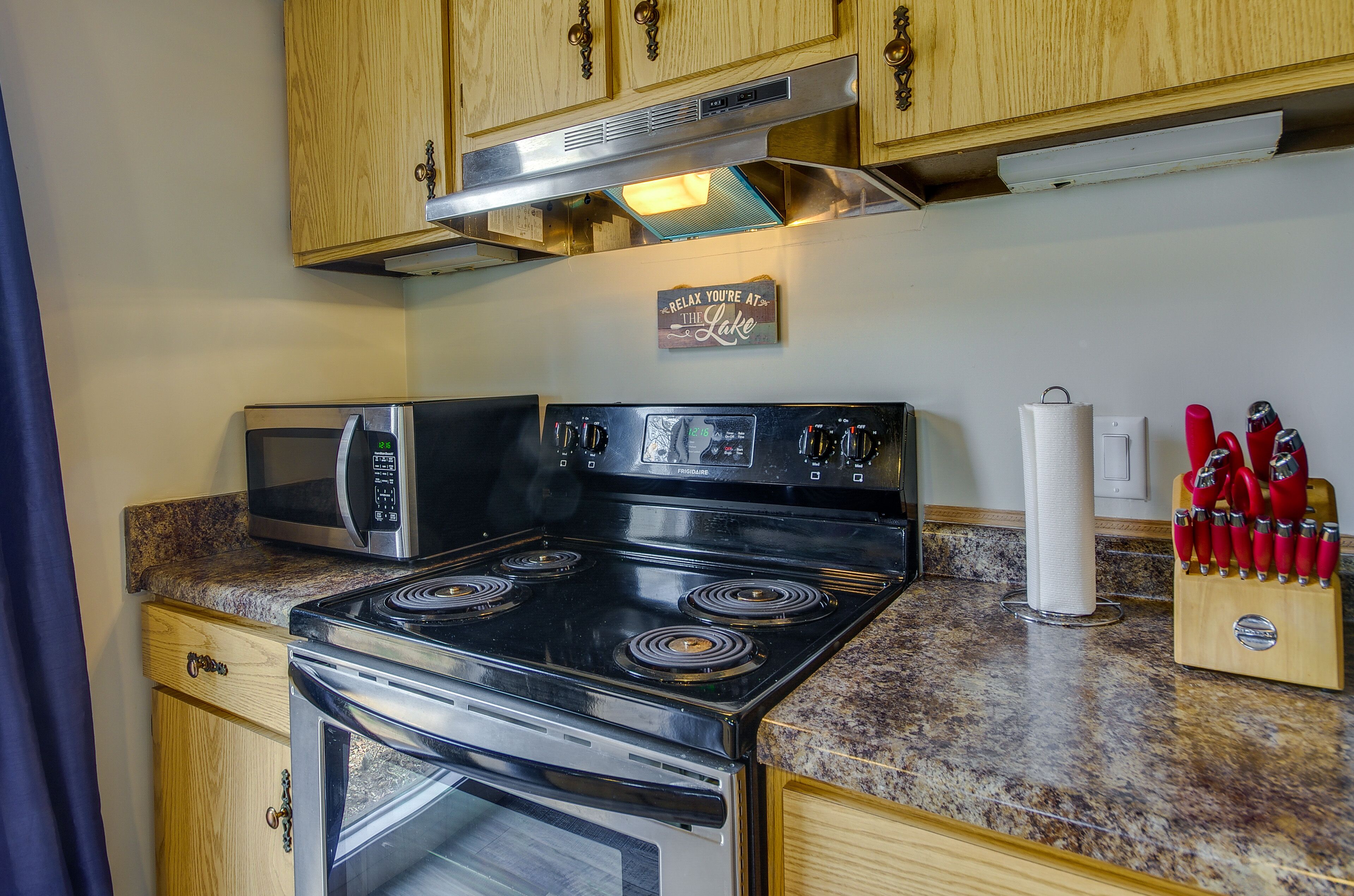 Inviting Osage Beach House < 1/2 Mi to Lake!