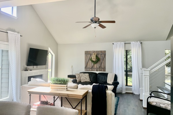 Smart TV, fireplace, DVD player, table tennis