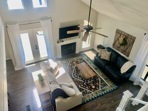 Smart TV, fireplace, DVD player, ping pong