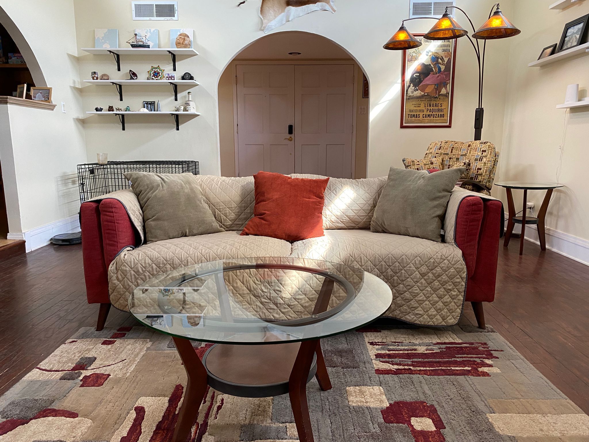 Experience the SW in our Beatiful Home. Pool, Mountain views, Trails and more!